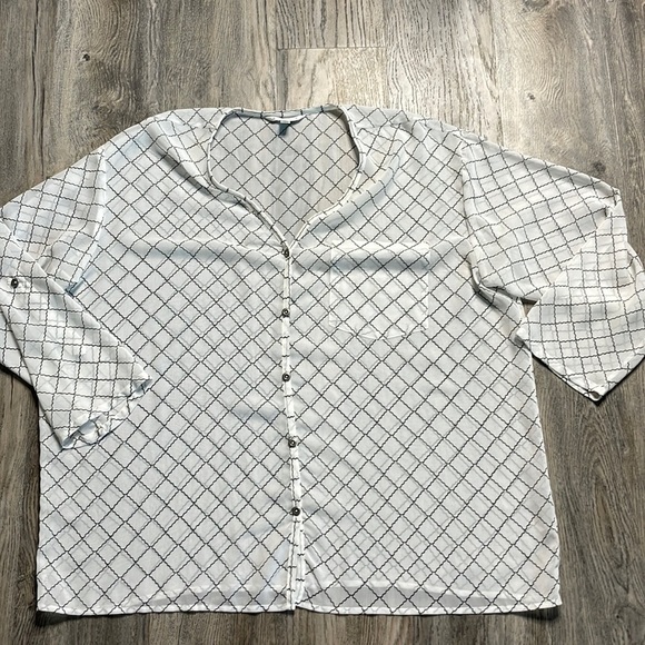 Cabi White & Black Lattice Sheer Button Down Top, size large - Picture 1 of 10